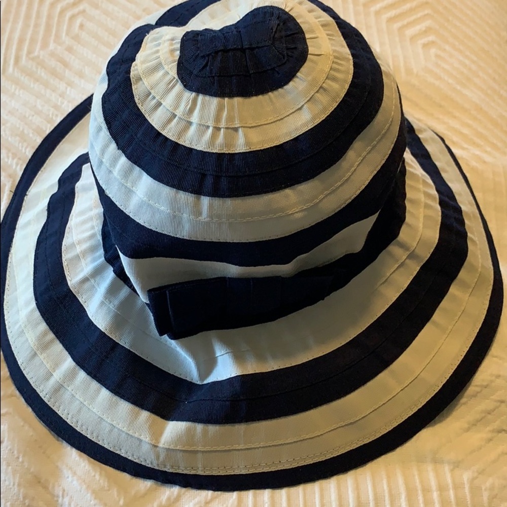 Kate Spade Hat - like new!